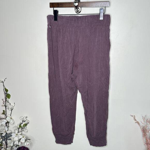 LULULEMON Lost in Leisure Crop Jogger Antique Bark Purple Brown Sz 8 {U54} - Picture 5 of 8